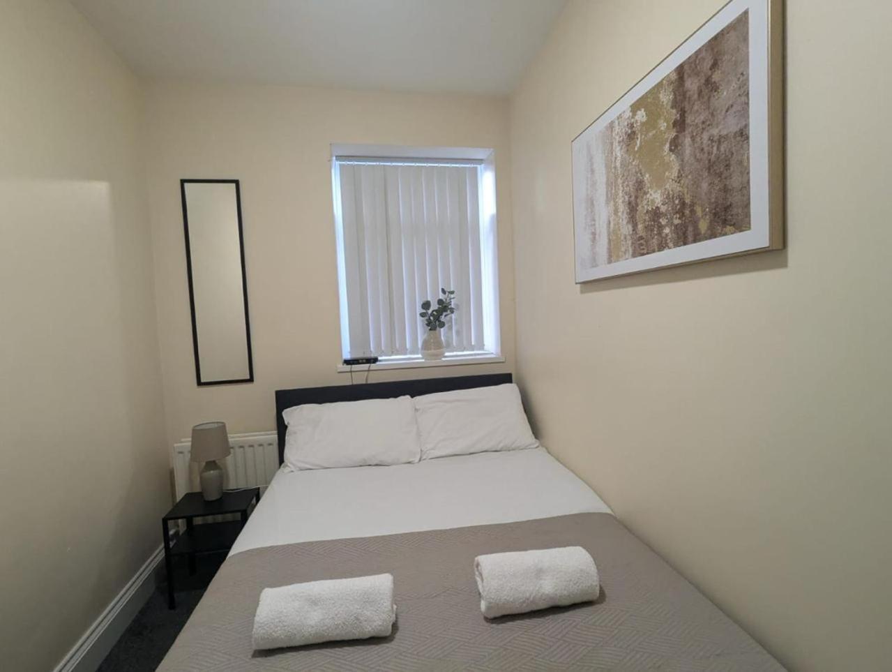Apartment Three Bed 5 Minutes From Centre Newcastle upon Tyne